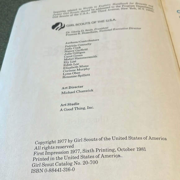 Vintage Worlds To Explore Handbook for Brownie and Junior Girl Scouts - Picture 6 of 16